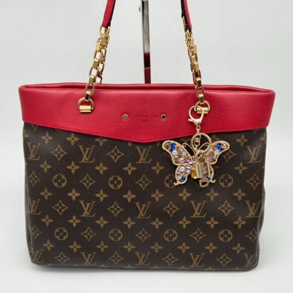 LV Gold Padlock & Key 🔒 Authentic Louis Vuitton Bag Unbranded Butterfly Charm - Picture 9 of 9
